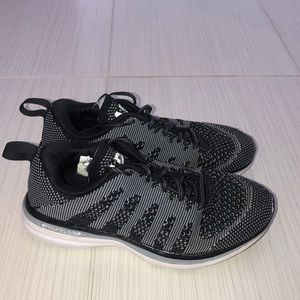 APL Athletic Propulsion Labs Running sneaker sz 4